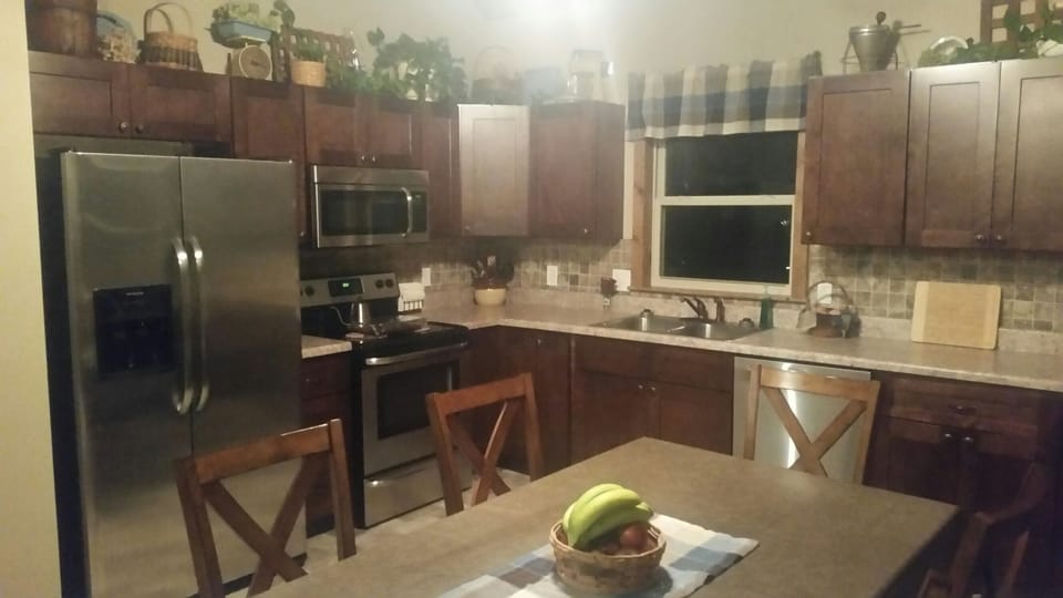 fully furnished kitchen 