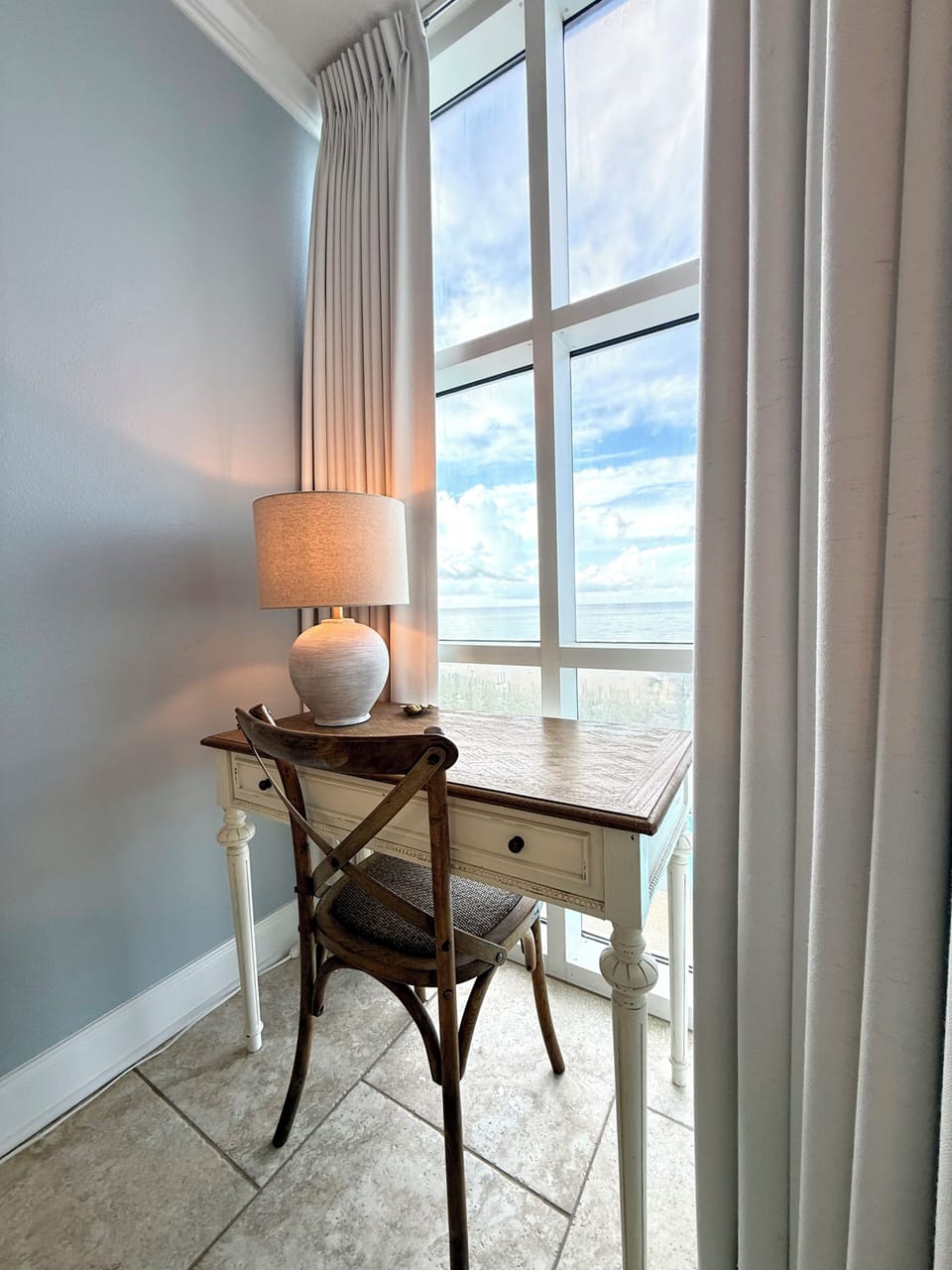 Work station🏖️