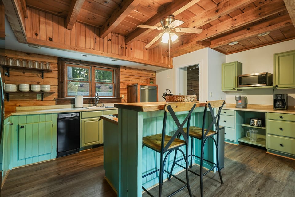Fully stocked kitchen to prep all your meals.