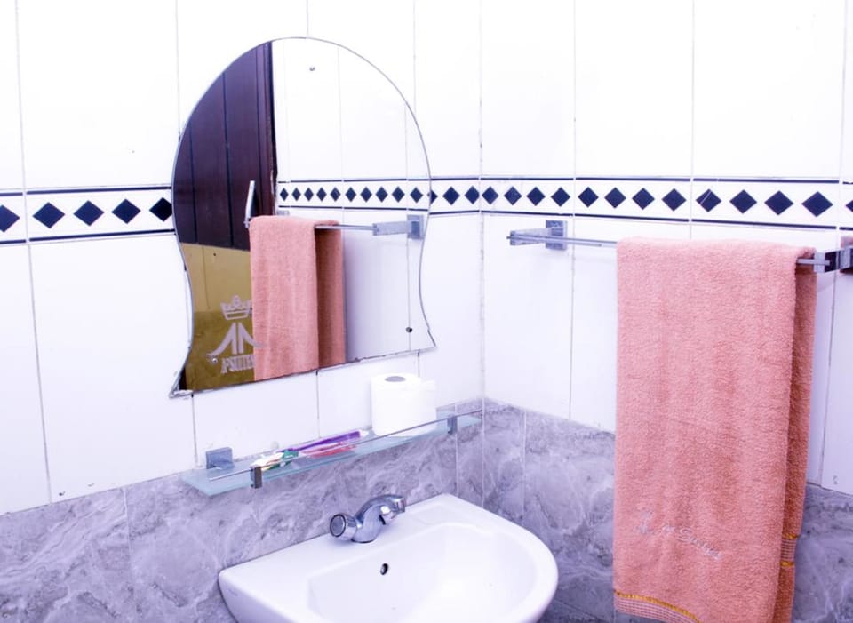 Shower, towels