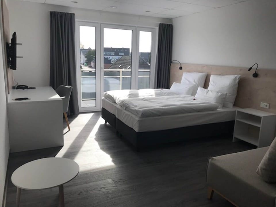 Superior Double Room | Premium bedding, minibar, in-room safe, desk