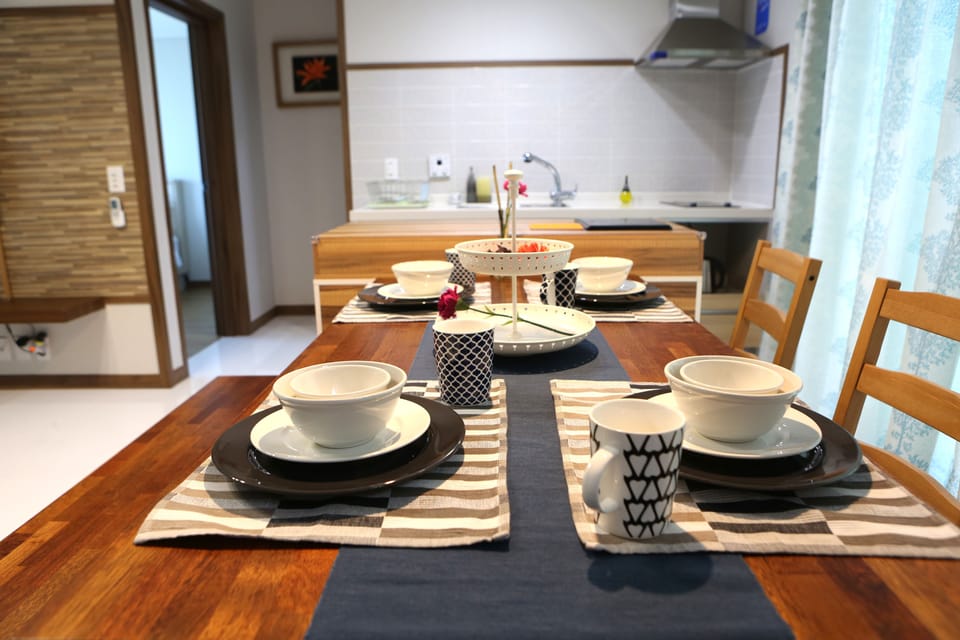 Dahlia | Private kitchen | Fridge, microwave, stovetop, electric kettle