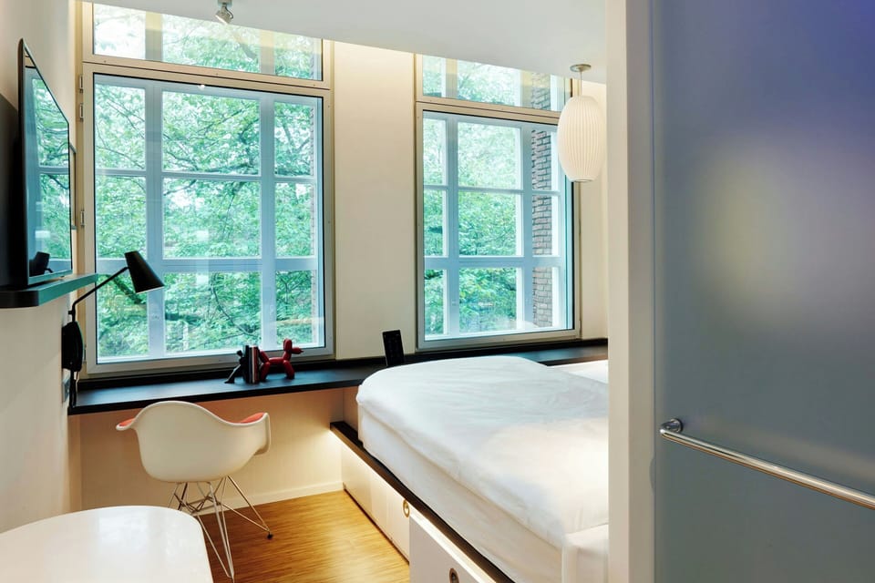 Premium bedding, pillowtop beds, in-room safe, desk