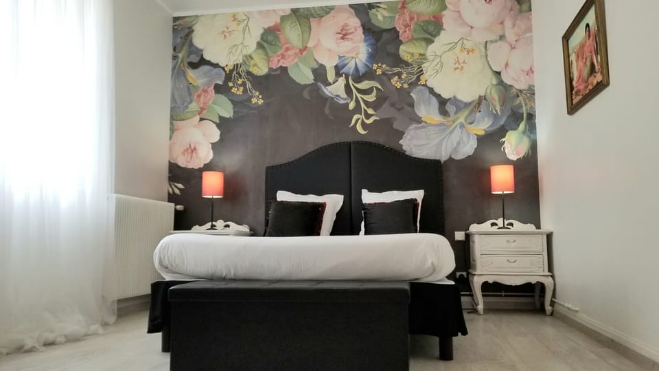 Deluxe Double or Twin Room | Individually decorated, desk, blackout drapes, free WiFi