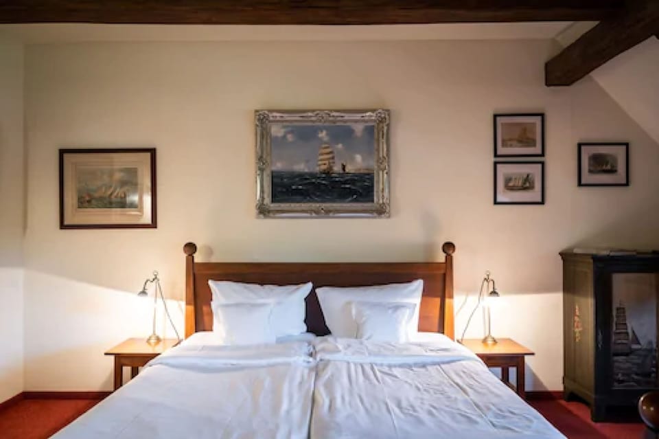 Family Double Room | Hypo-allergenic bedding, individually decorated, individually furnished