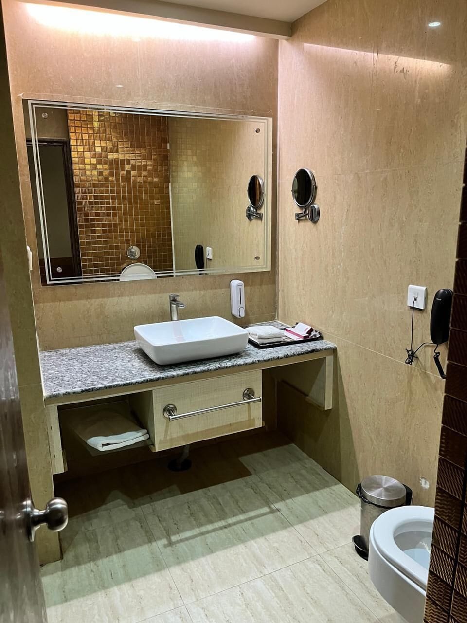 Premium Room With Private Balcony | Bathroom | Shower, slippers, towels