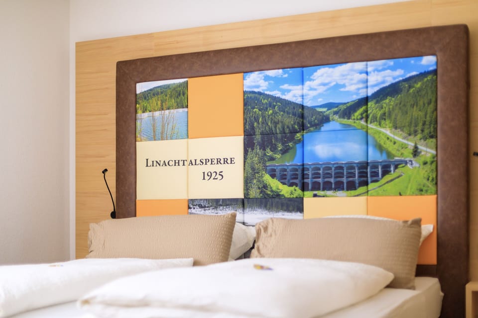 Family Suite, Non Smoking, Annex Building | Hypo-allergenic bedding available, desk, laptop workspace, WiFi (free)