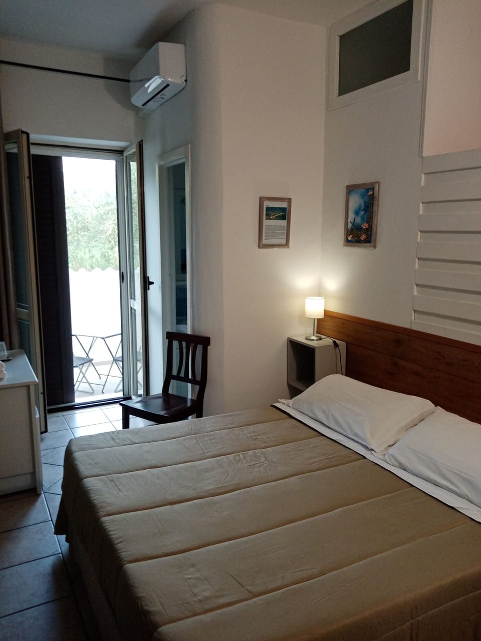 Basic Room | Bed sheets