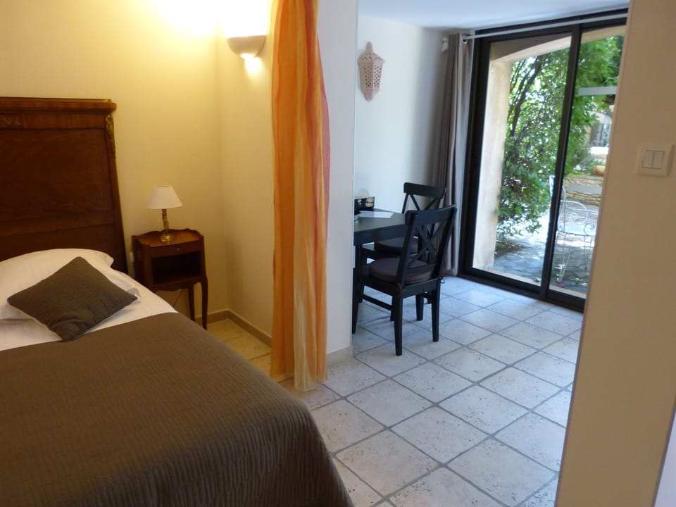 Double Room (Bignone) | Blackout drapes, soundproofing, iron/ironing board, cribs/infant beds