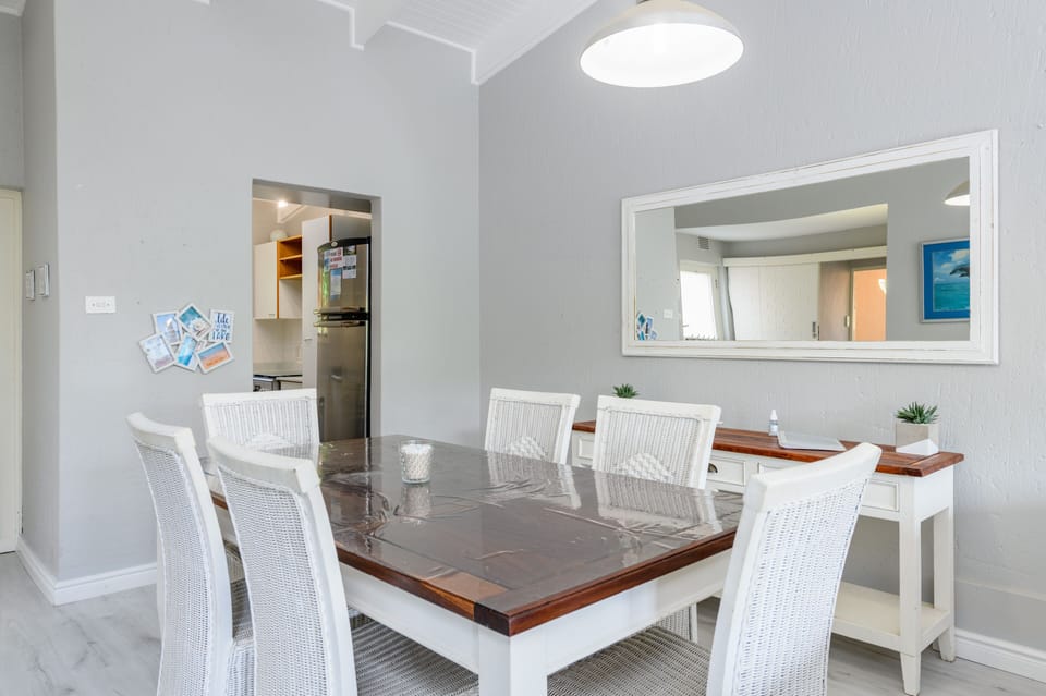 Standard Villa | Dining room