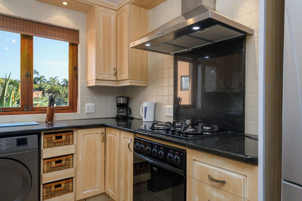 Standard Room, 3 Bedrooms | Private kitchen | Full-size fridge, microwave, oven, electric kettle