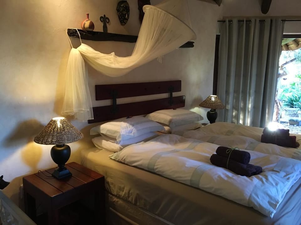 Luxury Chalet, 1 Bedroom | Egyptian cotton sheets, premium bedding, pillowtop beds, desk