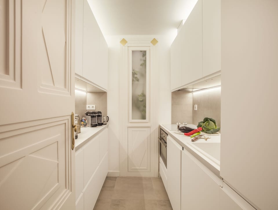 KITCHEN FULL EQUIPPED
