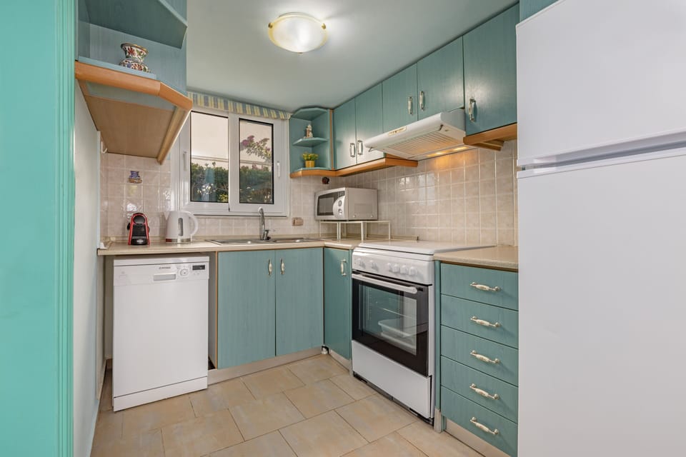 Superior Apartment, Sea View, Ground Floor | Private kitchen | Full-size fridge, coffee/tea maker, cookware/dishes/utensils