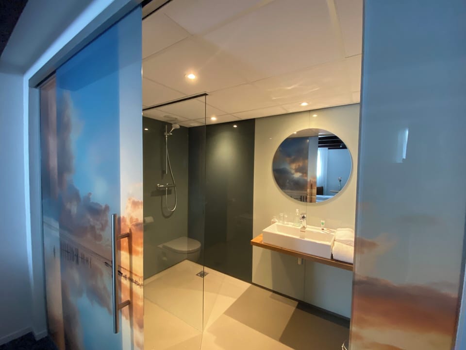Economy Double Room | Bathroom | Free toiletries, hair dryer, towels, soap