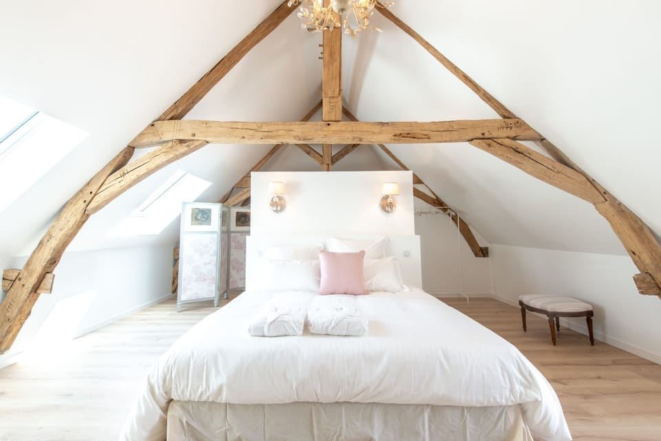 Superior Double Room (Le Paravent) | Blackout drapes, soundproofing, WiFi (free), bed sheets
