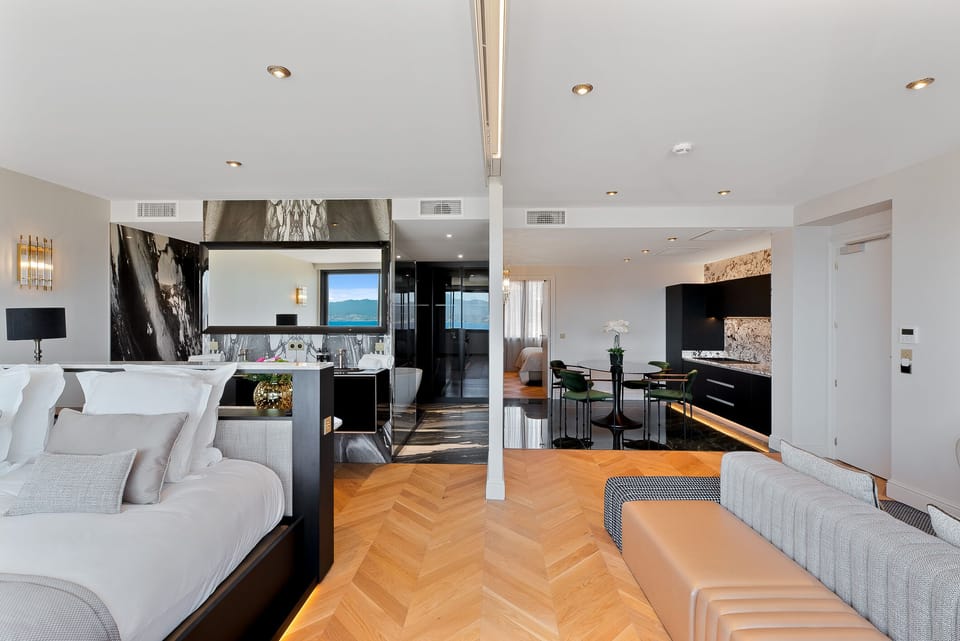 Luxury Penthouse | Premium bedding, minibar, in-room safe, desk