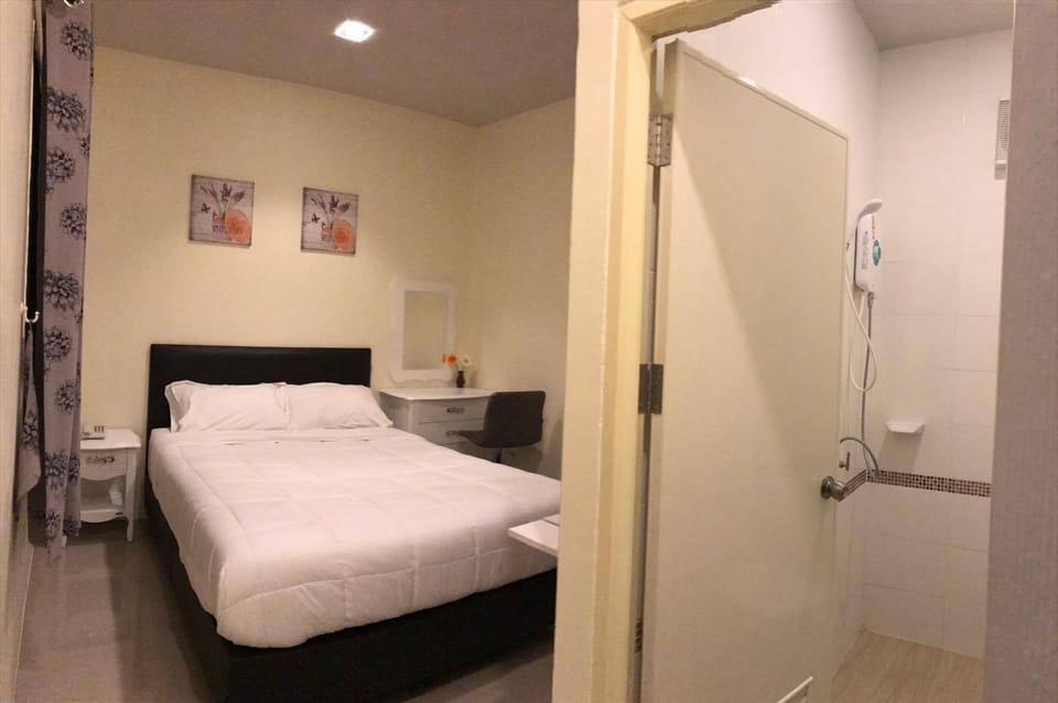 Standard Double Room | Free WiFi