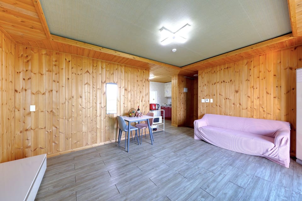 Traditional Room (Ondol) | Living area | 42-inch flat-screen TV with cable channels, TV, heated floors