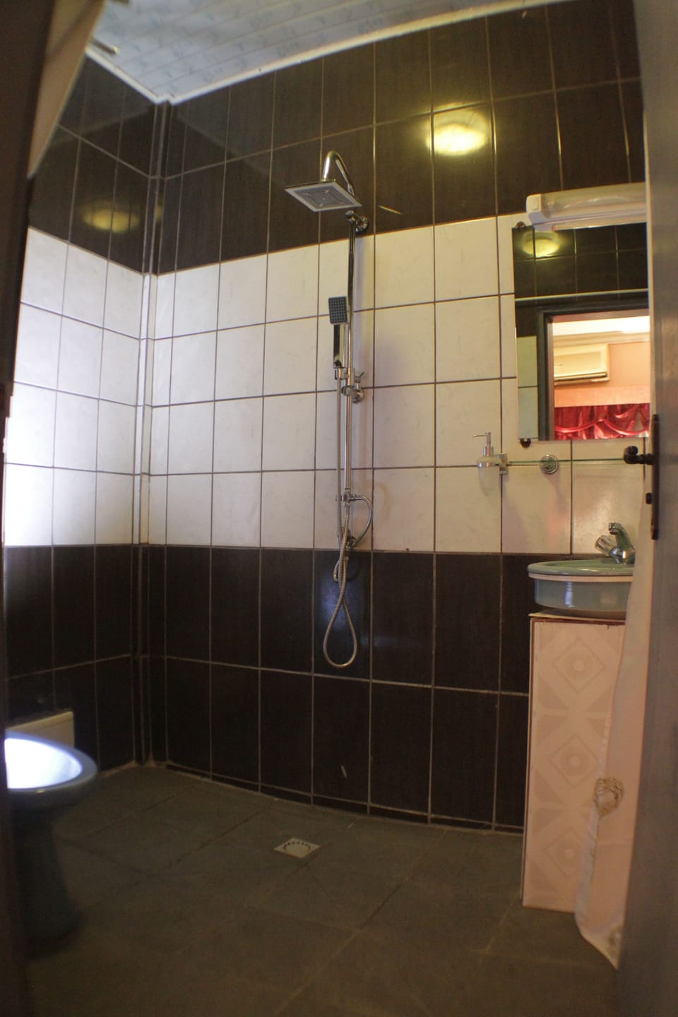 Free toiletries, towels