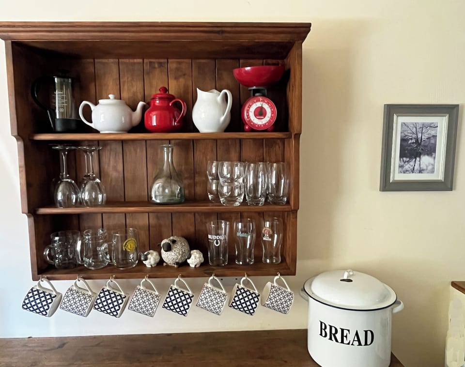 Cottage | Private kitchen | Fridge, microwave, oven, stovetop
