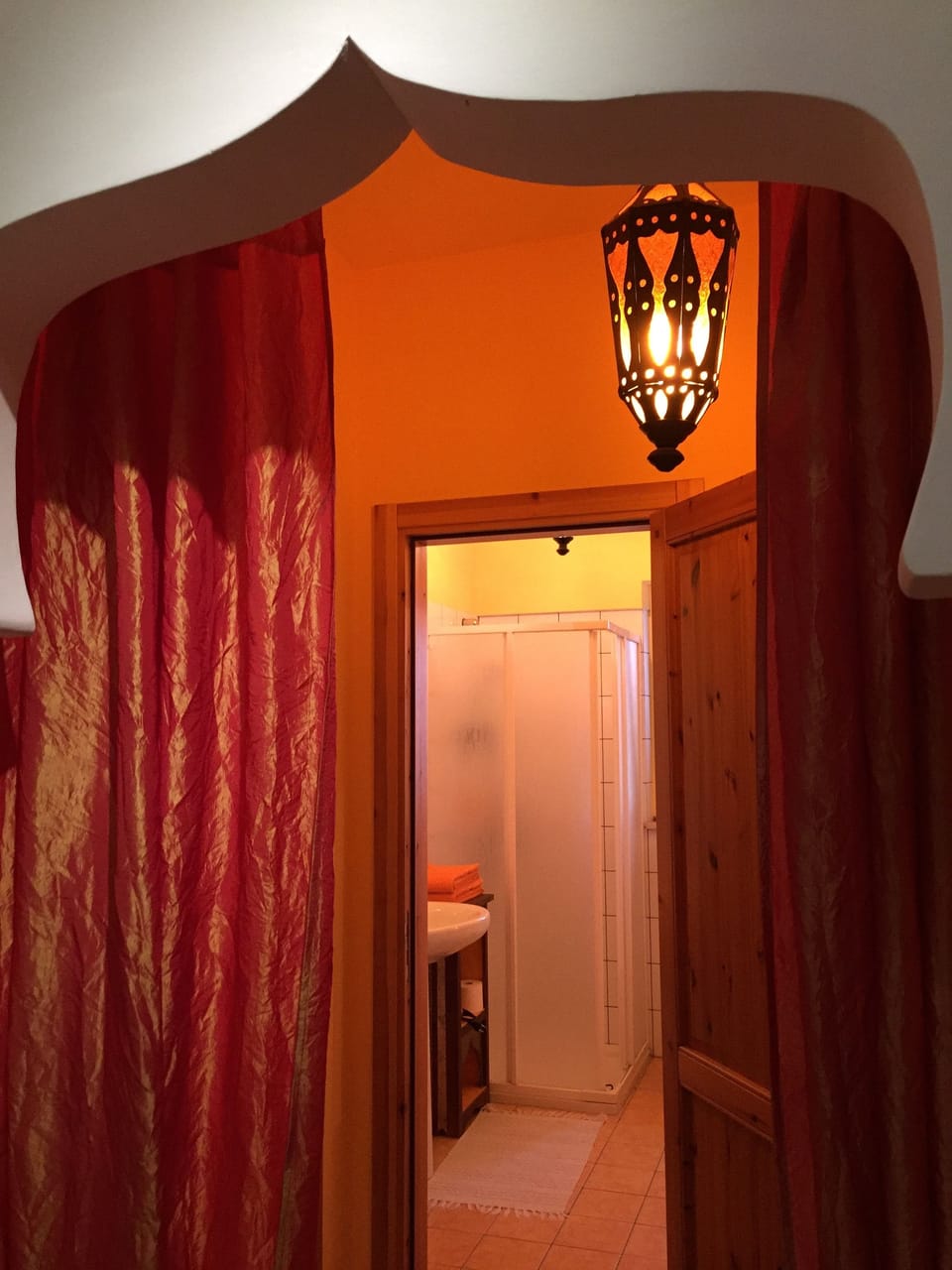 Comfort Double Room | Bathroom | Shower, bathrobes, towels