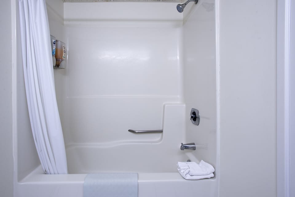 Biscayne Suites Hotel in Ocean City