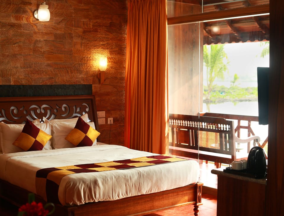 Deluxe Room | Soundproofing, rollaway beds, free WiFi, bed sheets