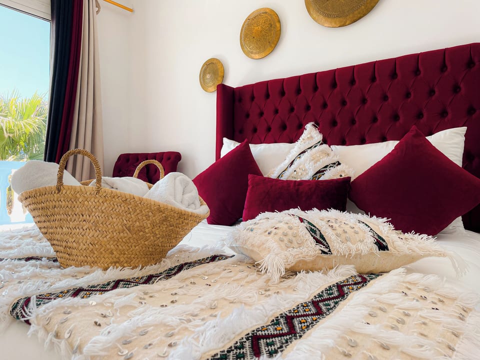 Deluxe Suite, 1 Double Bed with Sofa bed | Desk, free WiFi, bed sheets