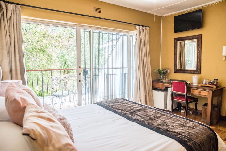 Double Room, ensuite Shower Room 8 | In-room safe, individually decorated, individually furnished, free WiFi
