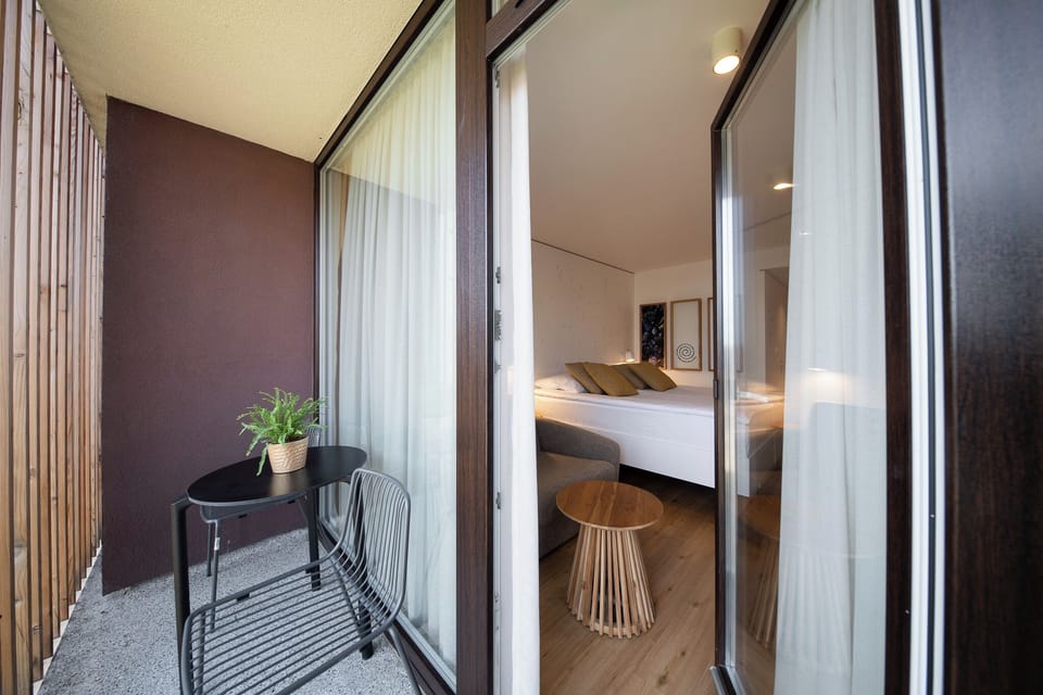 Deluxe Double Room | Minibar, in-room safe