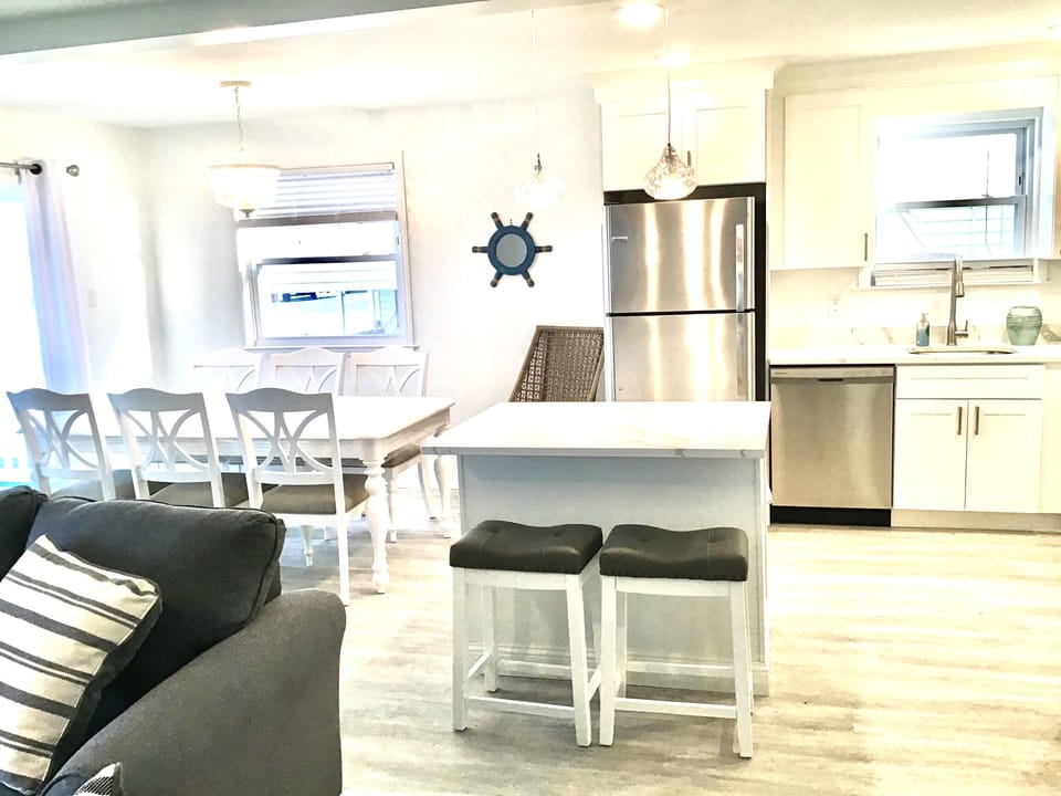 Open floor plan for entertaining