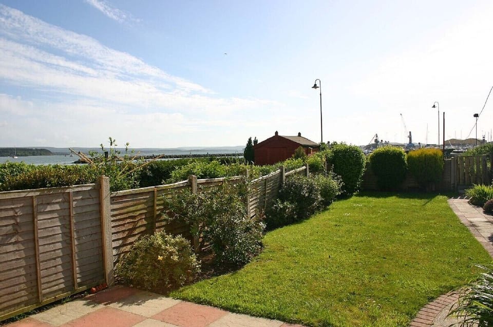 Garden backing onto Sea Shore