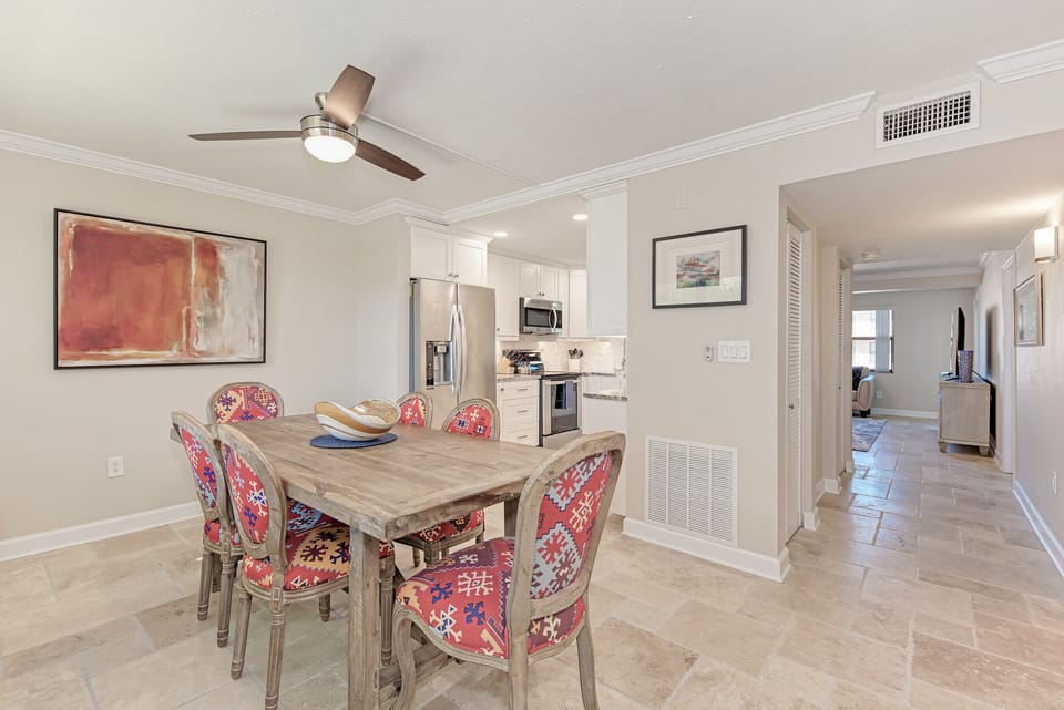 Dining room and hallway to Living room area