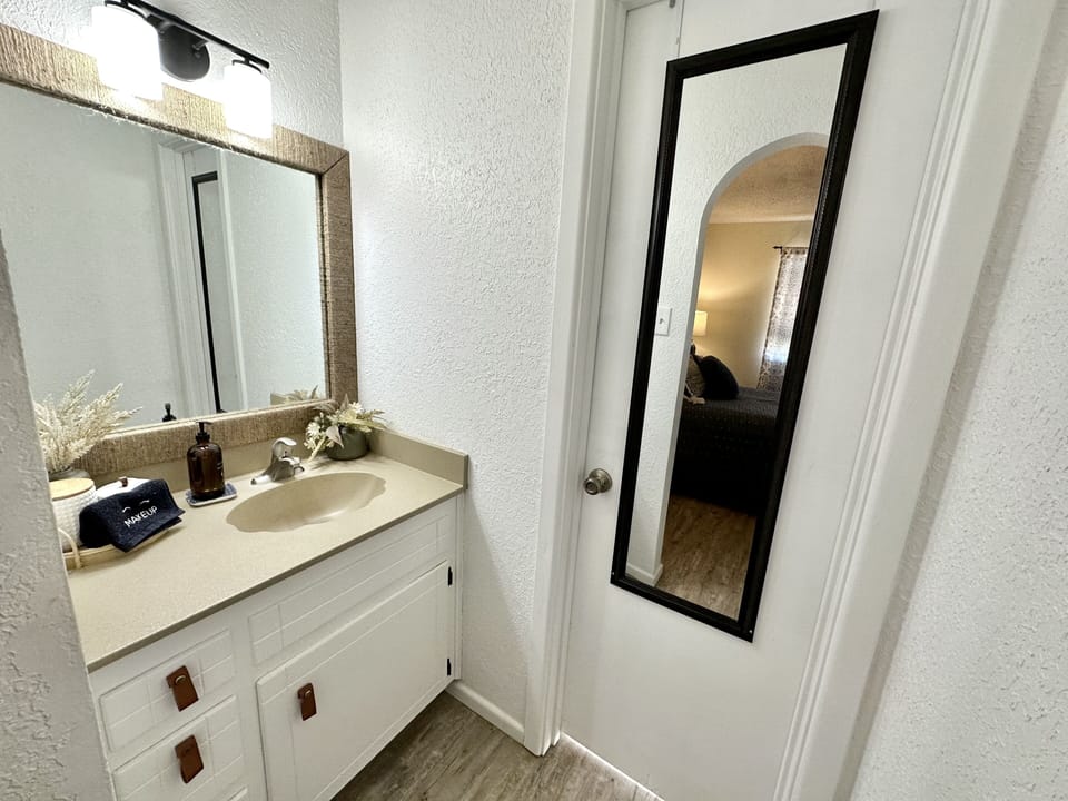 Private vanity attached to rear queen bedroom, the perfect place to get ready!