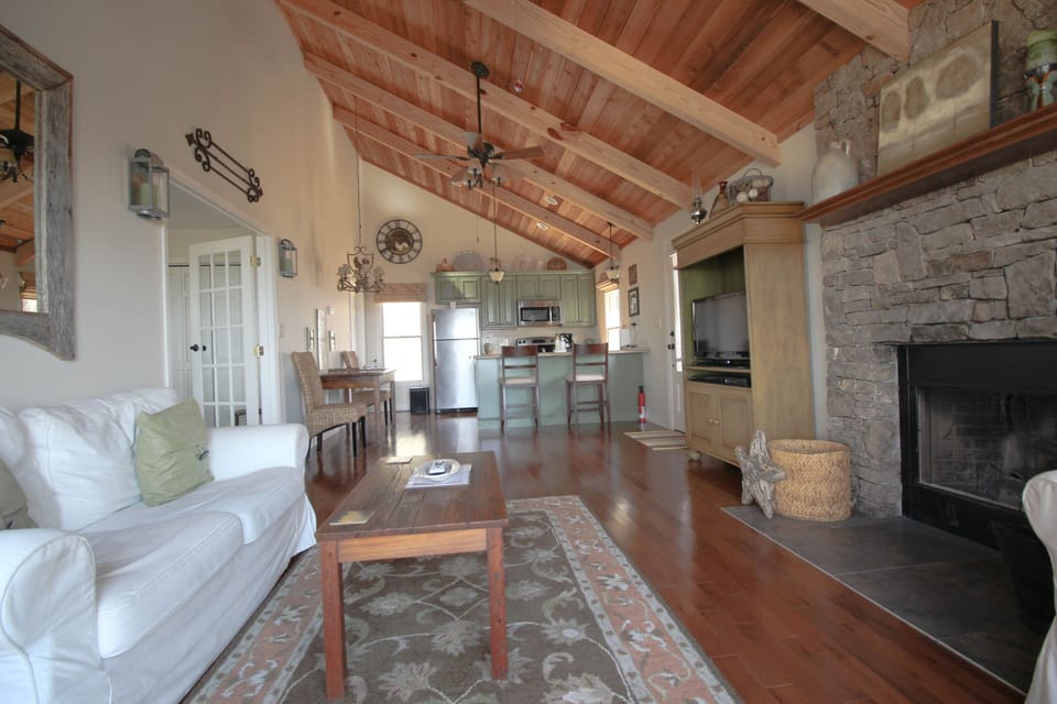 Stoneridge Cottage II Great Room