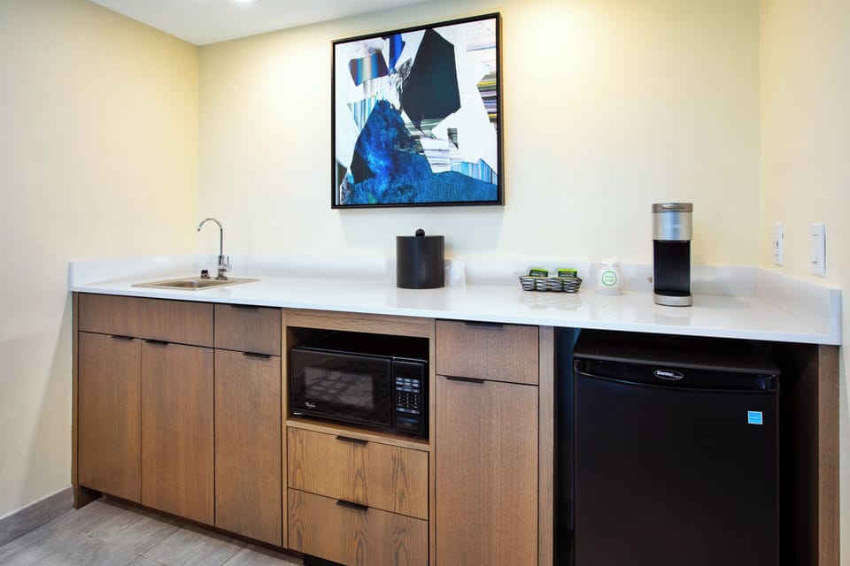 Suite, 1 Bedroom | Pillowtop beds, in-room safe, desk, laptop workspace