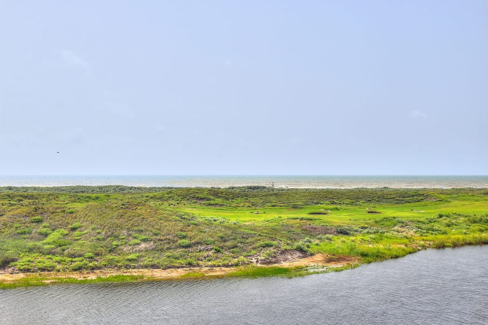 Beach View from The Resort Home - Pond/Golf Course/View/and Access 