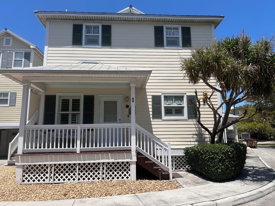  Stand alone house #44 Coral Way, mile marker 5