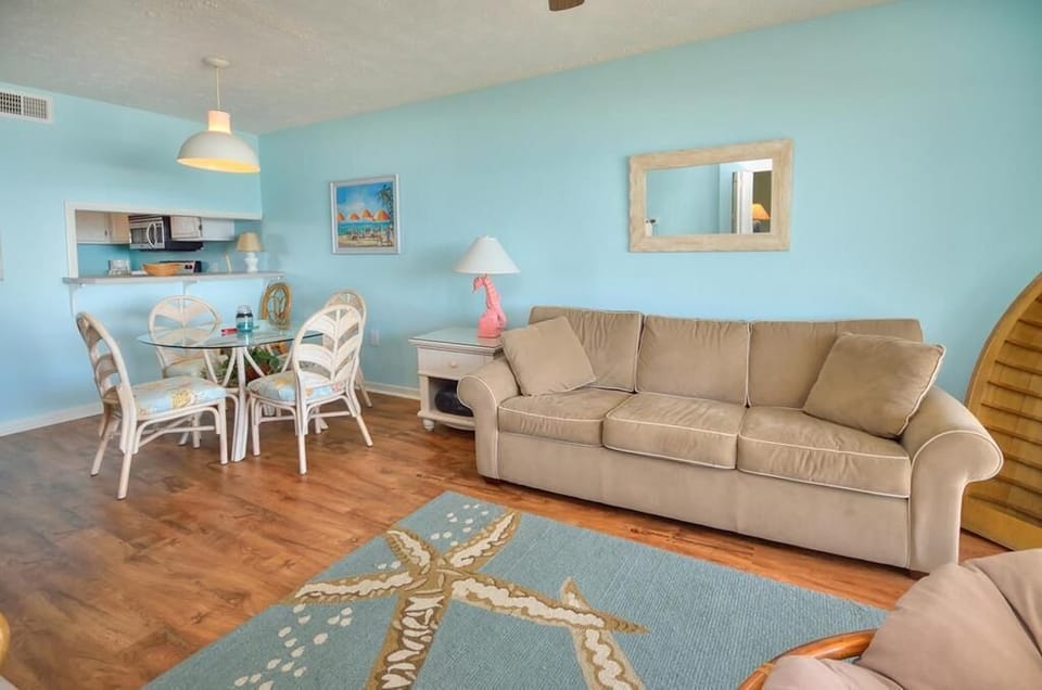 Living Dining Area