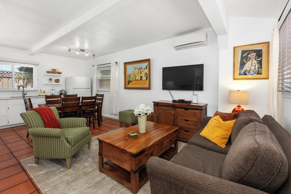 Open concept with living room, dining room & kitchen