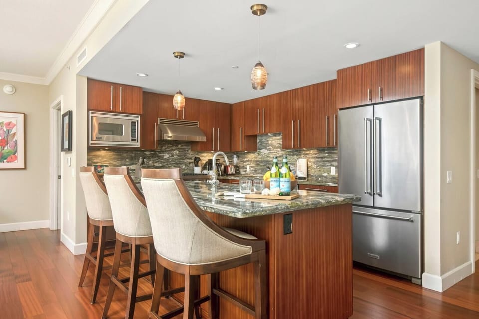 This breakfast bar ensures for smooth mornings and space for everyone to enjoy