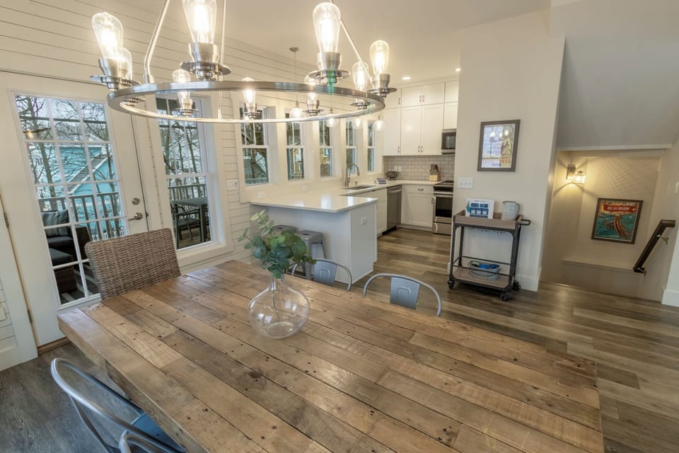 Main Level | Dining | Kitchen