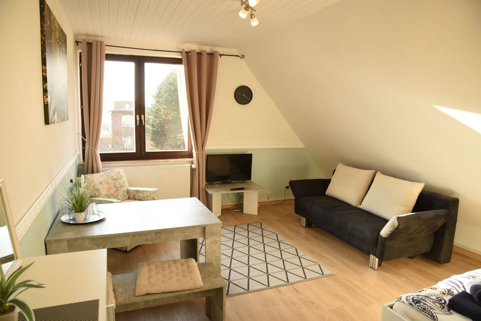 Quadruple Room (Gauss) | Desk, WiFi (free), bed sheets