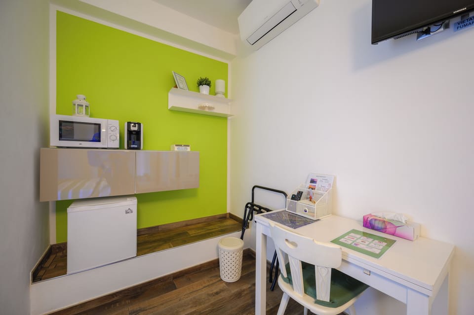 Double or Twin Room | Desk, laptop workspace, blackout drapes, soundproofing