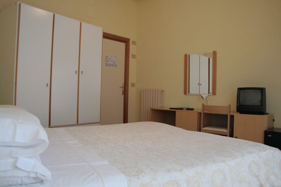 Desk, WiFi (free), bed sheets