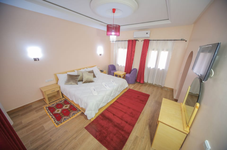 Egyptian cotton sheets, premium bedding, in-room safe, soundproofing