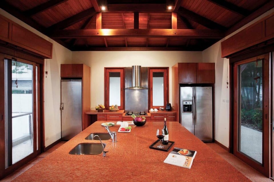 6-Bedroom Villa  | Private kitchenette | Coffee/tea maker, full-size fridge, microwave, stovetop