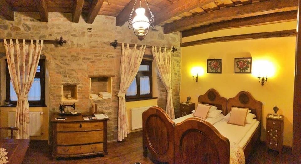 Comfort Twin Room, 2 Twin Beds, City View | Down comforters, minibar, individually decorated, individually furnished