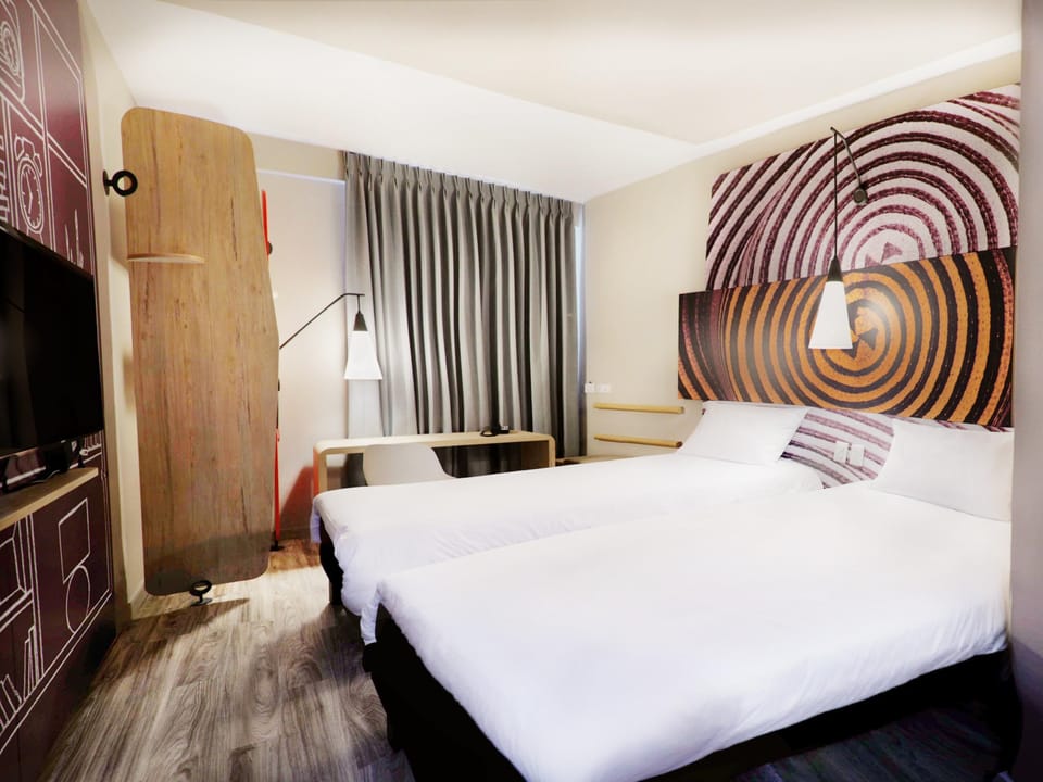 Standard Twin Room, 2 Twin Beds | In-room safe, desk, laptop workspace, blackout drapes